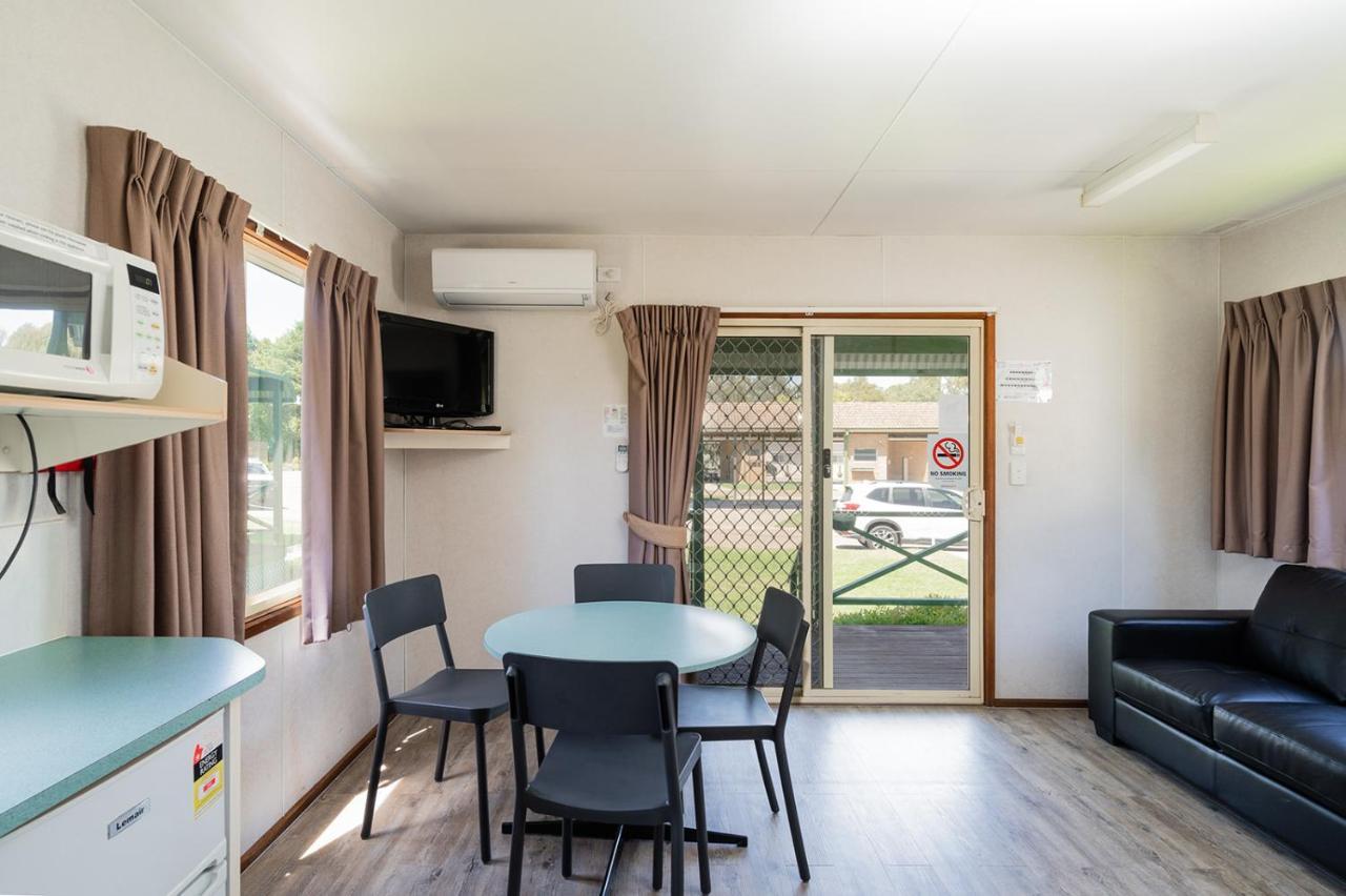 Gundagai Cabins & Tourist Park Exterior photo